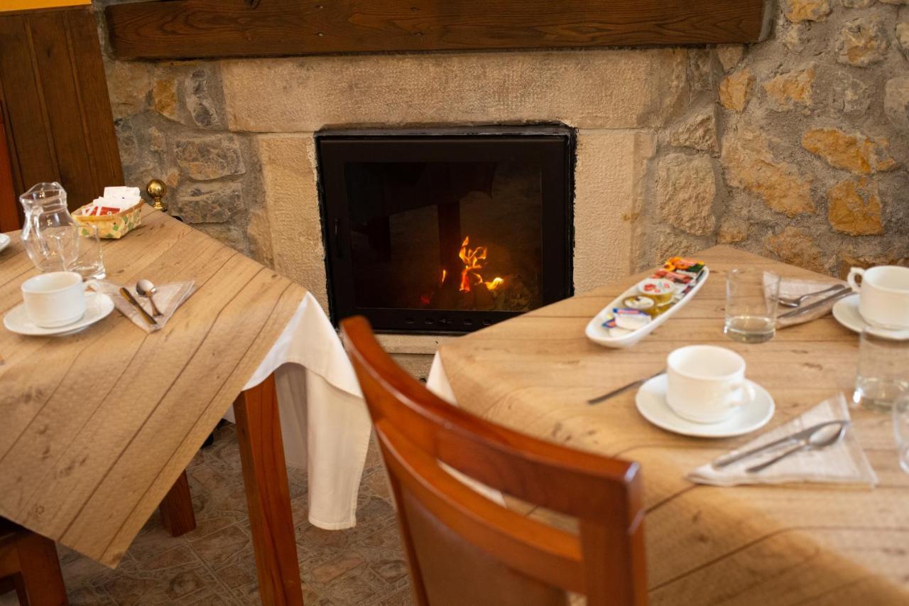 La Casona De Cardes Hotel Cangas de Onis Bagian luar foto