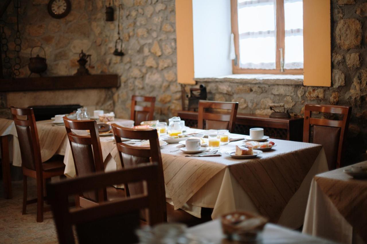 La Casona De Cardes Hotel Cangas de Onis Bagian luar foto