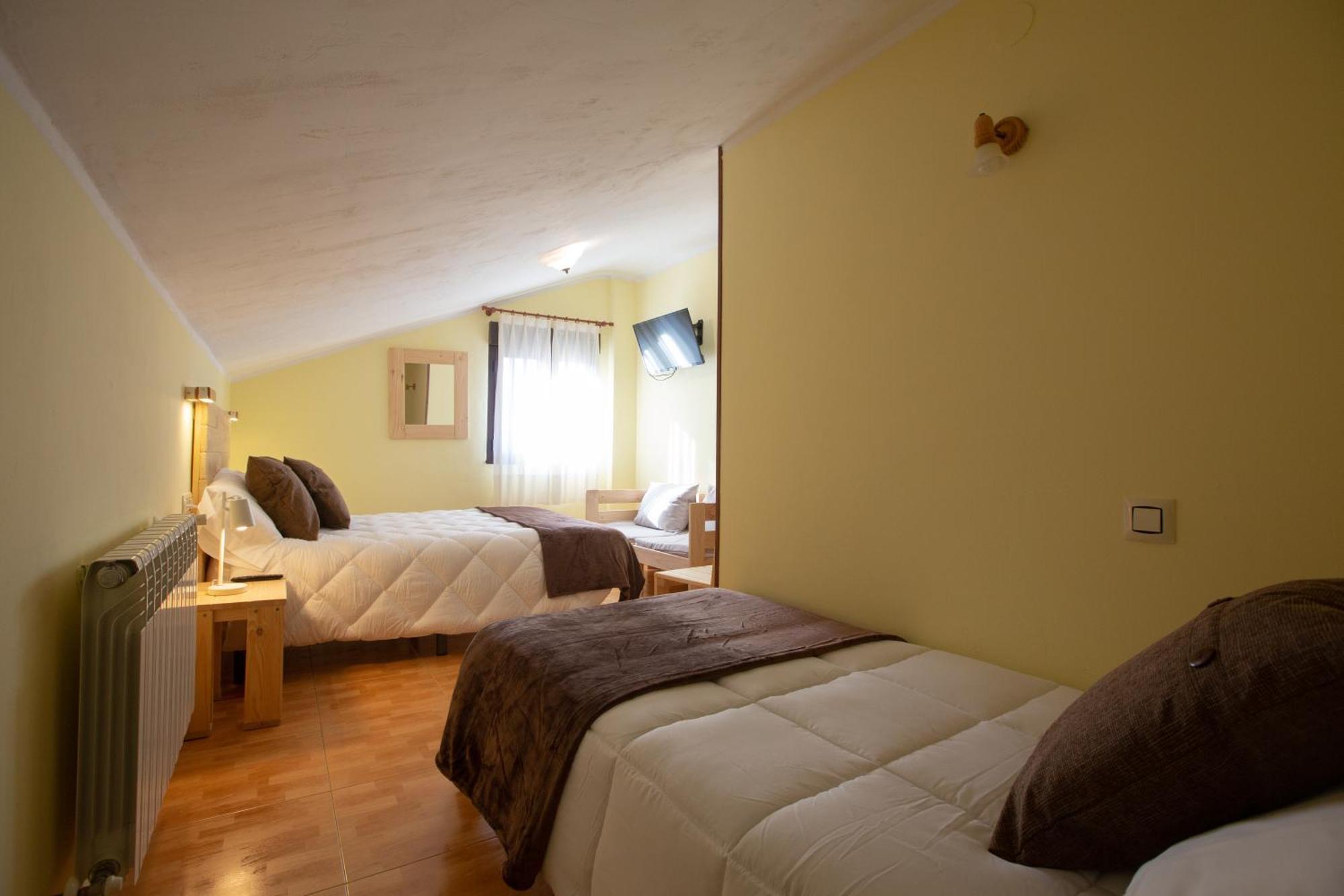 La Casona De Cardes Hotel Cangas de Onis Bagian luar foto